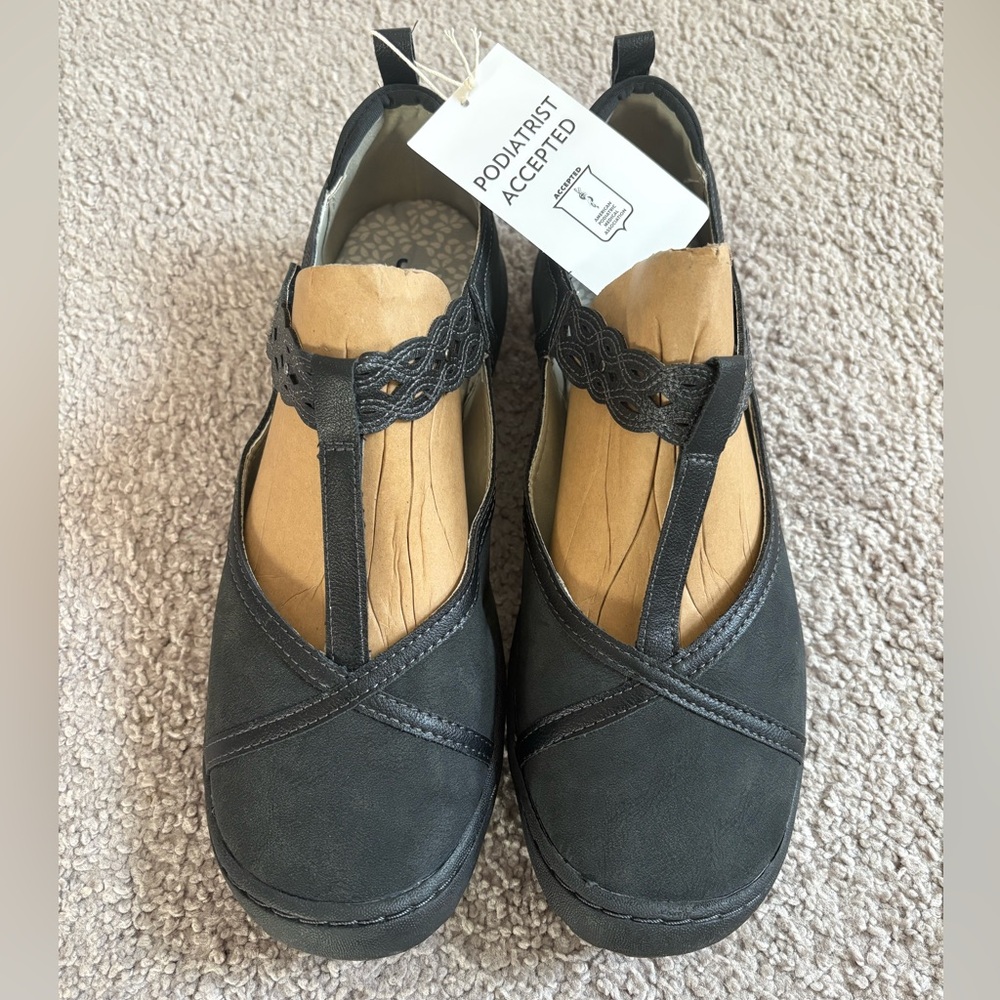 JBU Black Flats with Cutout Design